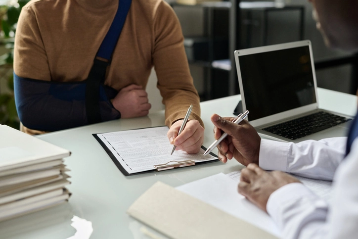 Steps to Sue the City for Negligence